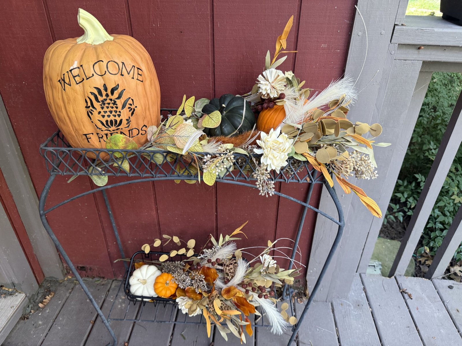 Welcome Friends fall display on the Lodge porch