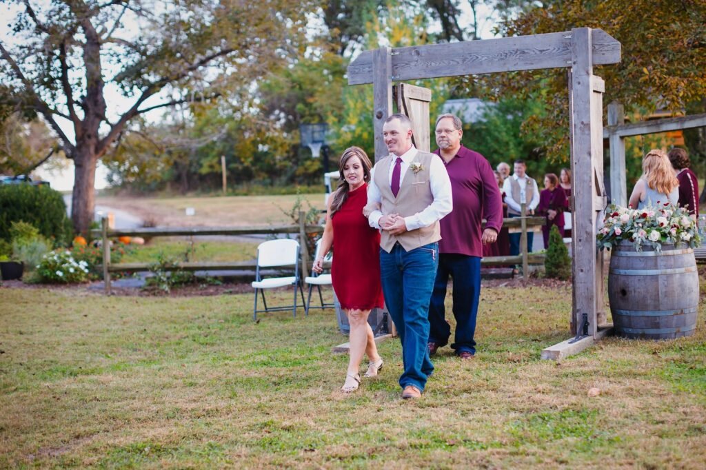 Real wedding at Grandpas Barn, Mountain Home AR