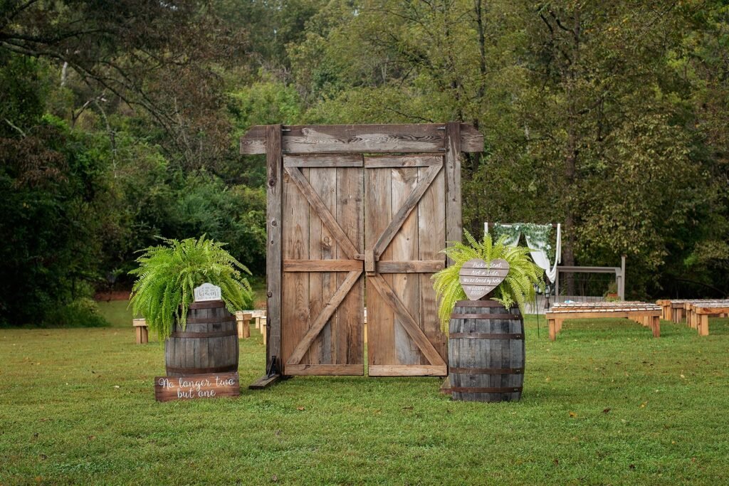 Real wedding at Grandpas Barn, Mountain Home AR