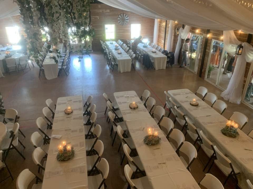 Real wedding at Grandpas Barn, Mountain Home AR