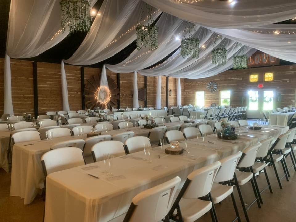 Real wedding at Grandpas Barn, Mountain Home AR