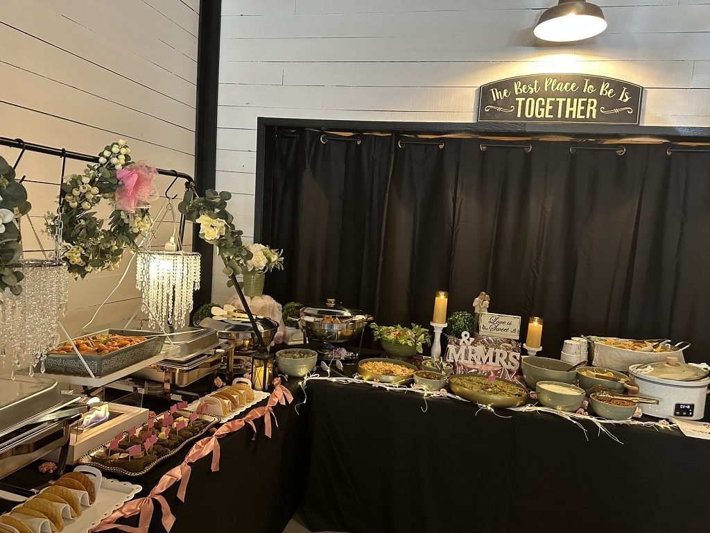 Real wedding at Grandpas Barn, Mountain Home AR
