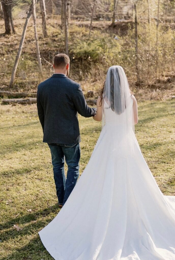 Real wedding at Grandpas Barn, Mountain Home AR