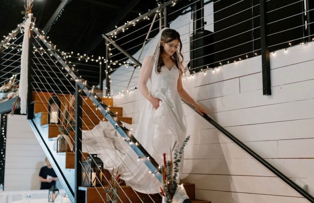 Real wedding at Grandpas Barn, Mountain Home AR