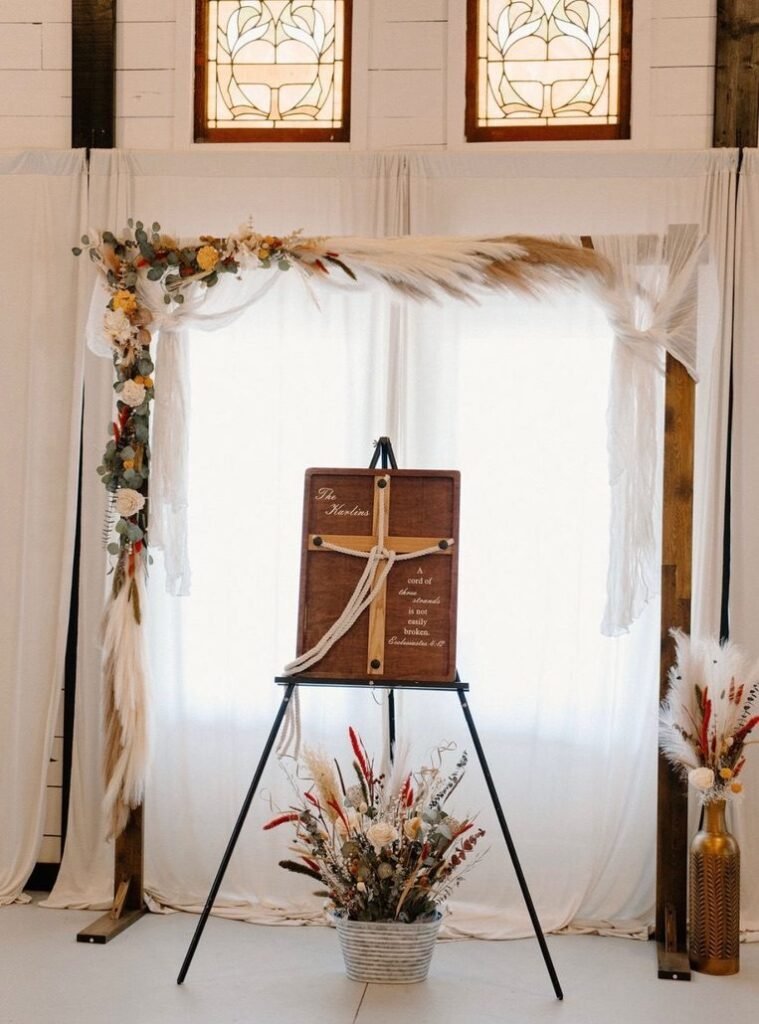 Real wedding at Grandpas Barn, Mountain Home AR
