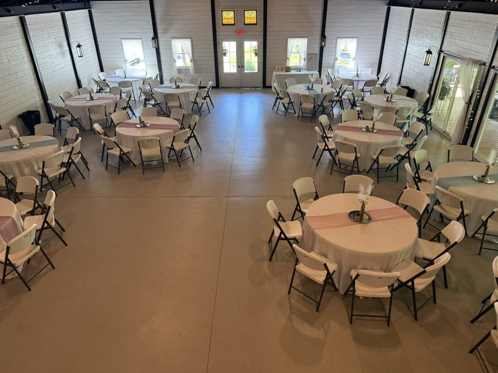 Real wedding at Grandpas Barn, Mountain Home AR